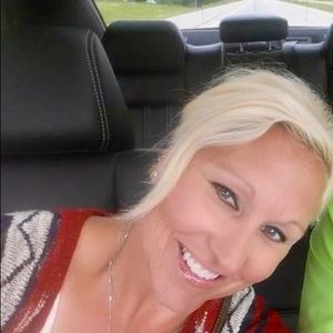 Meet your Posher, Angie